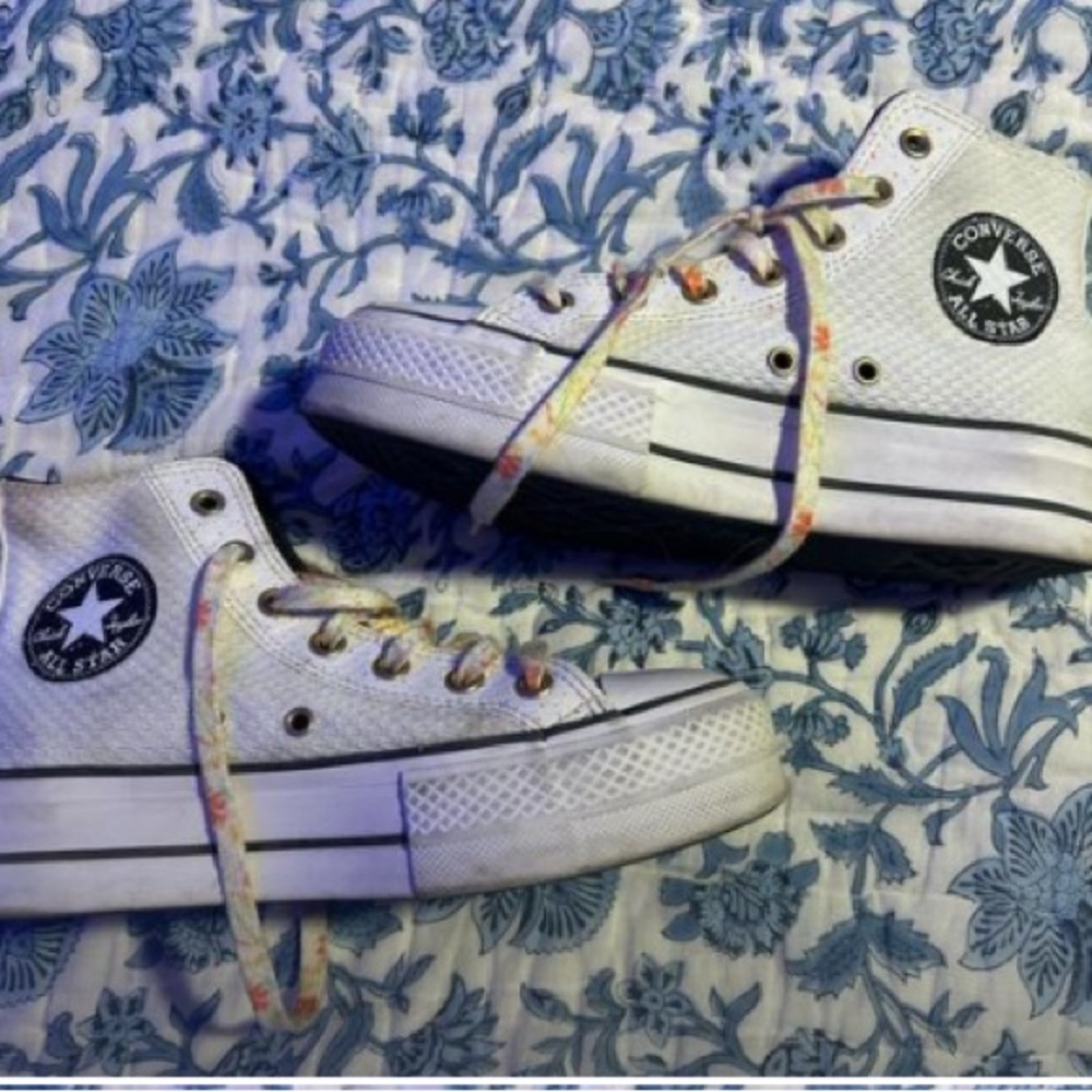 Converse White High-Top Sneakers Classic Design